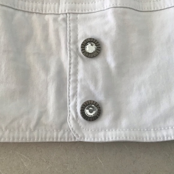 Simon Chang White Pull-On Capri Pants, Size 10 - Picture 9 of 15